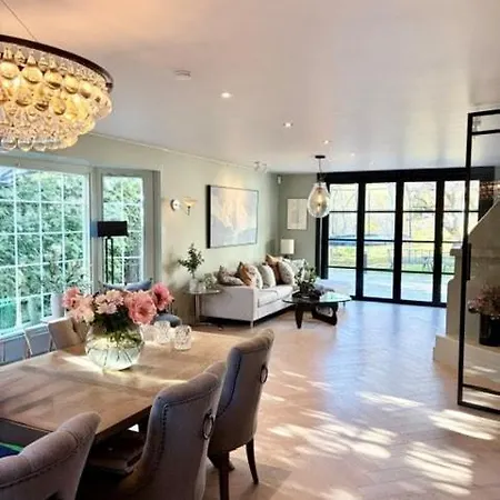 Villa Seaside At Beautiful Bygdoy With Garden And Terraces, Close To Beach, Sights And 10 Min To Center Oslo