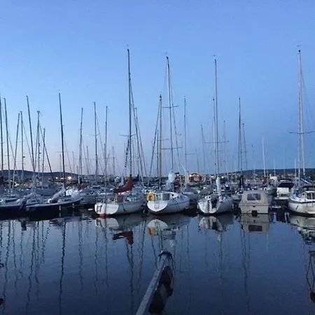 Seaside At Beautiful Bygdoy With Garden And Terraces, Close To Beach, Sights And 10 Min To Center Villa Oslo