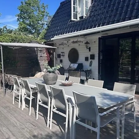 Seaside At Beautiful Bygdoy With Garden And Terraces, Close To Beach, Sights And 10 Min To Center * Oslo